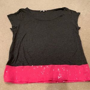 Gap XK gray and pink t shirt